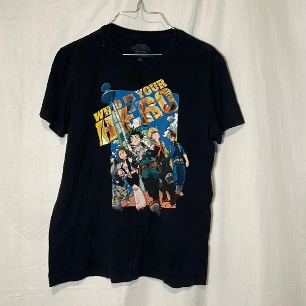 My Hero Academia small graphic tshirt
